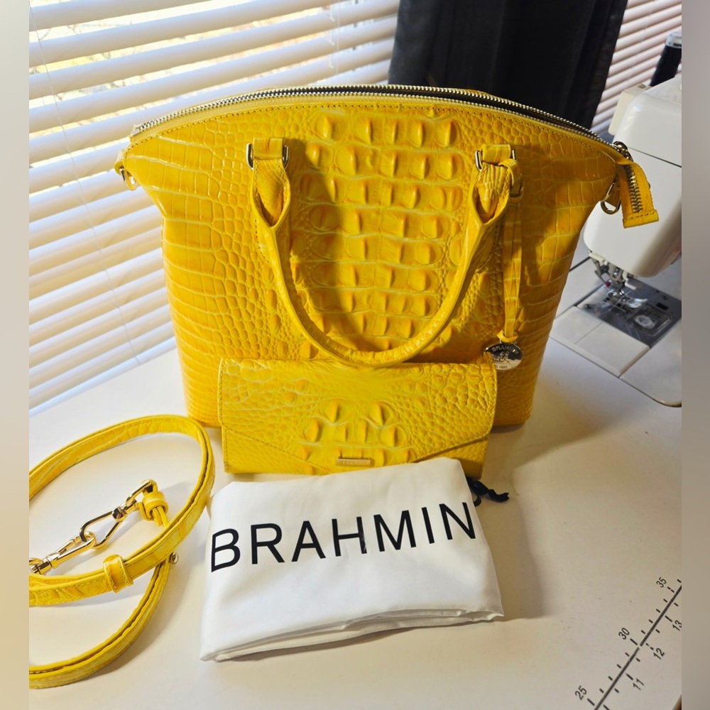 Brahmin duxbury buttercup with matching wallet